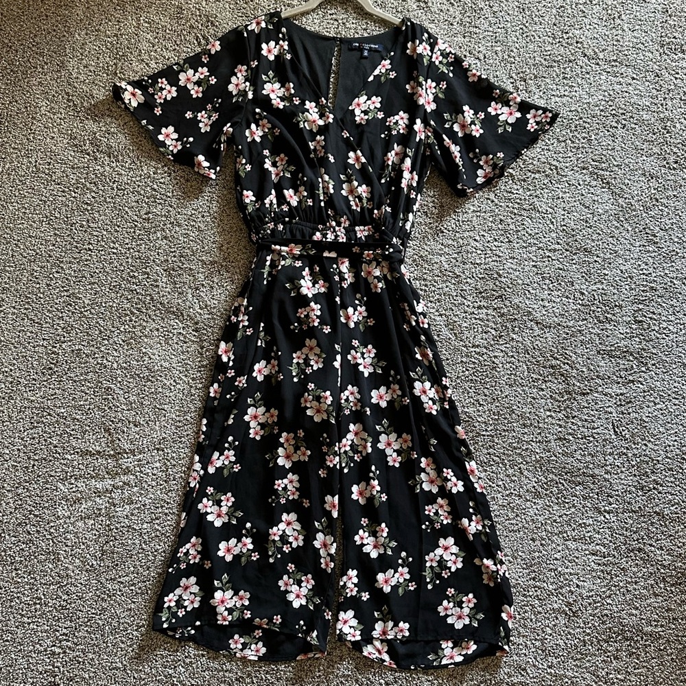 One Clothing Los Angeles Women’s Cherry Blossom Floral Cropped Jumpsuit